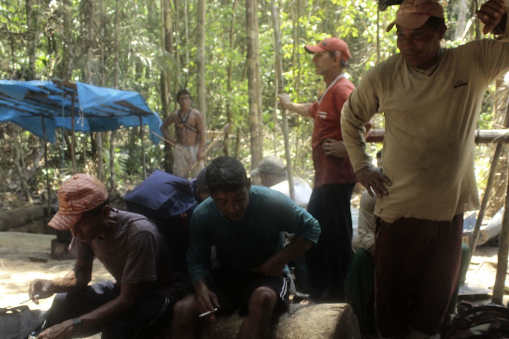 Part of the group of miners expelled by the Munduruku.